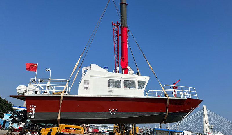 海南农业农村厅 渔政船-吊装下水 800.jpg